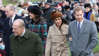 (L-R) Prince William, Duke of Cambridge, Prince Philip, Duke of Edinburgh, Catherine, Duchess of Cambridge, Meghan Markle and Prince Harry attend Christmas Day Church service at Church of St Mary Magdalene on December 25, 2017 in King's Lynn, England. (Photo by Chris Jackson/Getty Images)