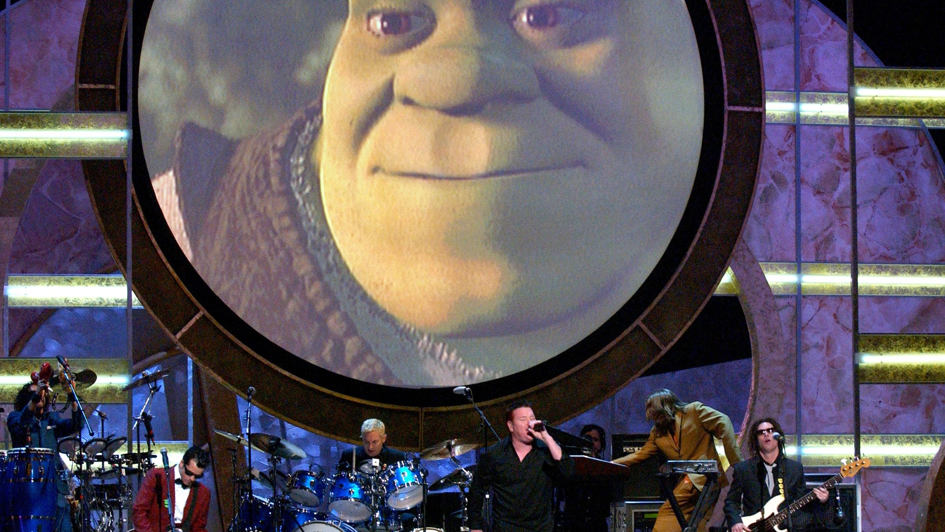Smash Mouth perform live during the 28th Annual Peoples Choice Awards at the Pasadena Civic Center January 13, 2002 in Pasadena, CA