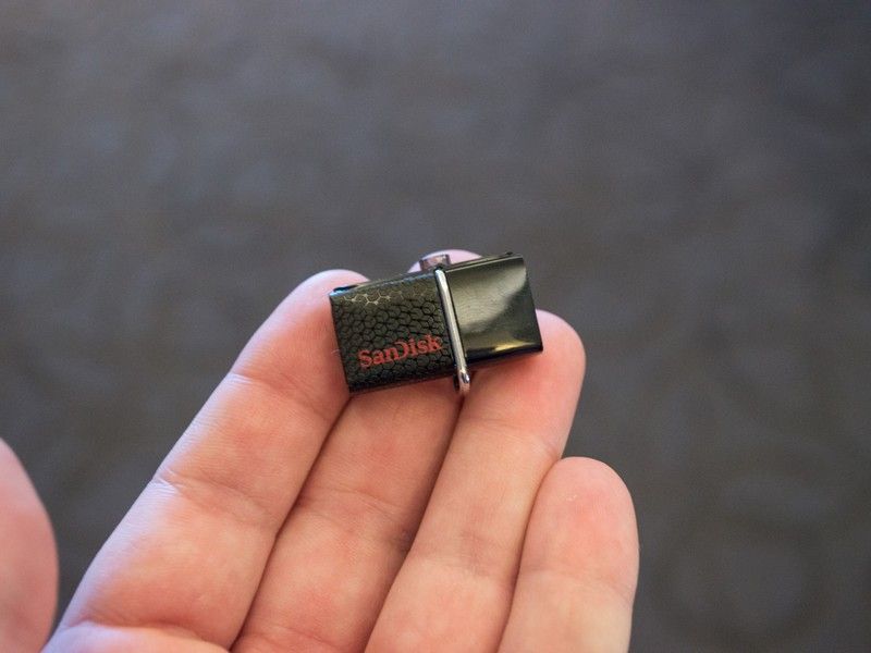 SanDisk Dual USB Drive 3.0 Closed