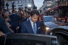 ROME, ITALY- AUGUST 27: Italian Prime Minister Giuseppe Conte leaves from Chigi palace during the consultations days for the formation of the new government, on August 27, 2019 in Rome, Italy