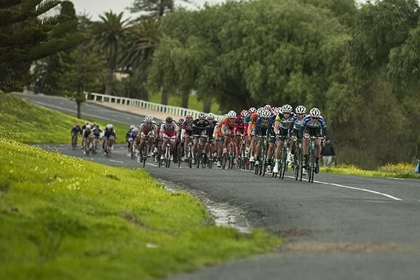 Team Jayco Skins control the peloton as they descend towards the finish-line in Geelong.