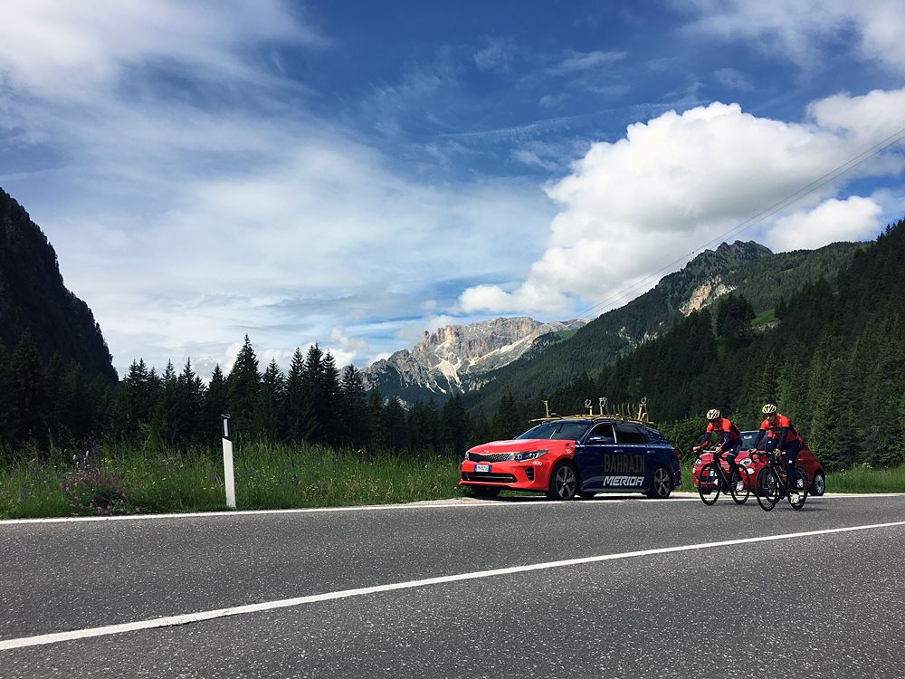 A Bahrain-Merida team car offers constant support
