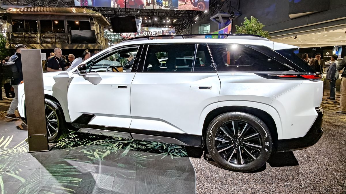 2027 Subaru Getaway at NYIAS 2026.
