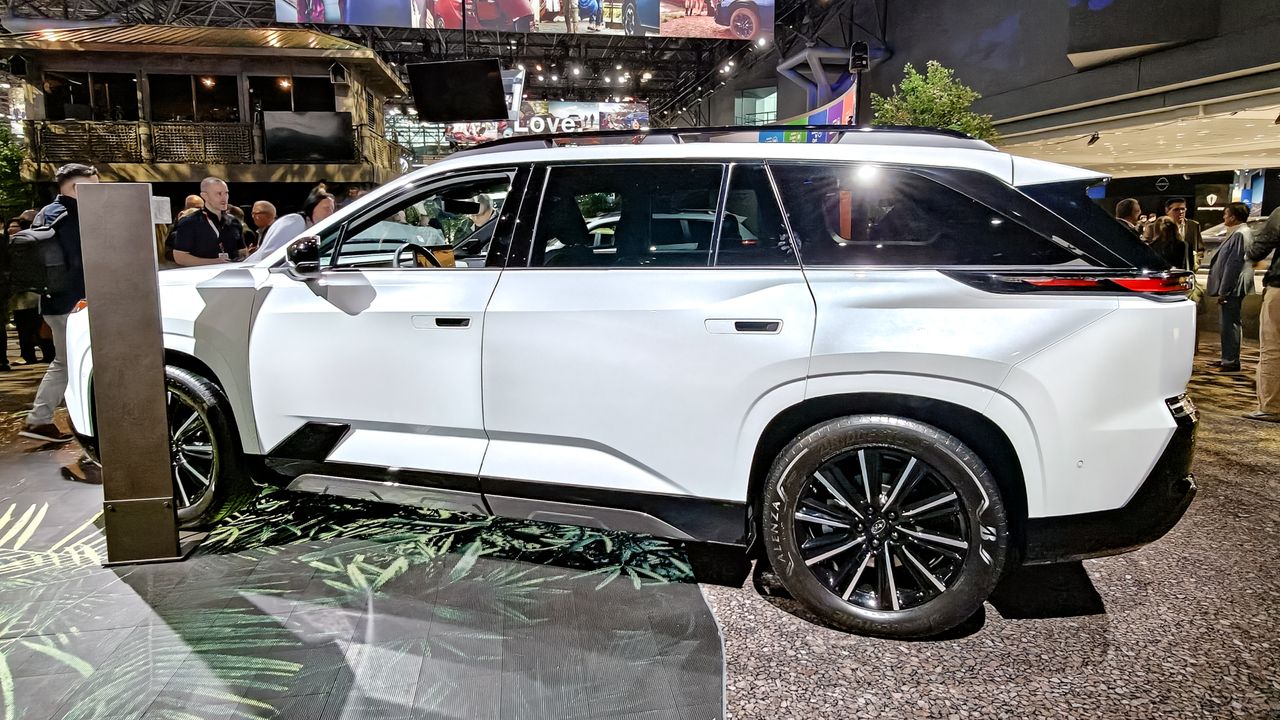 2027 Subaru Getaway at NYIAS 2026.