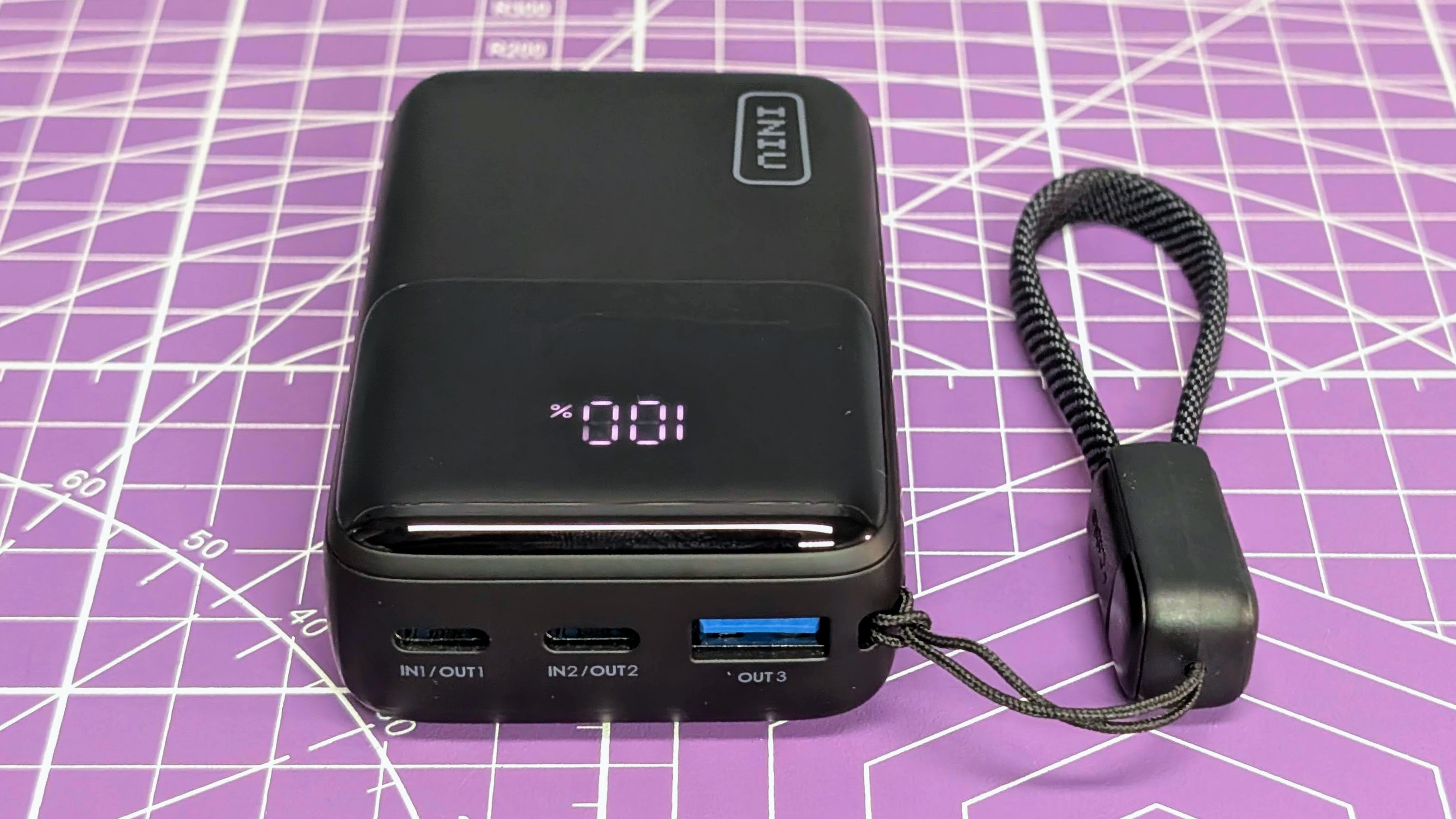 Iniu P50-E1 45W power bank from front