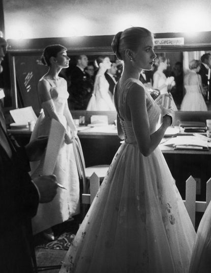 1956: Backstage at the Oscars