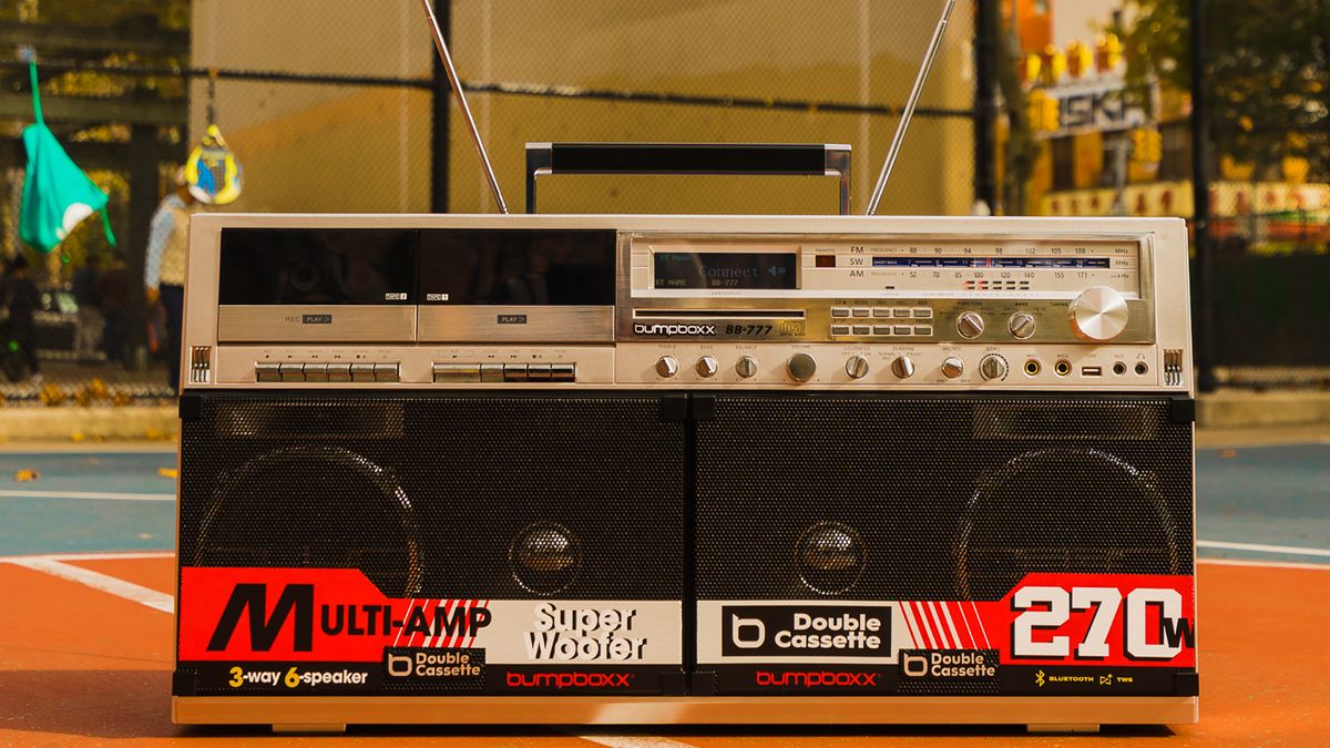 The Bumpboxx BB-777 boom box.