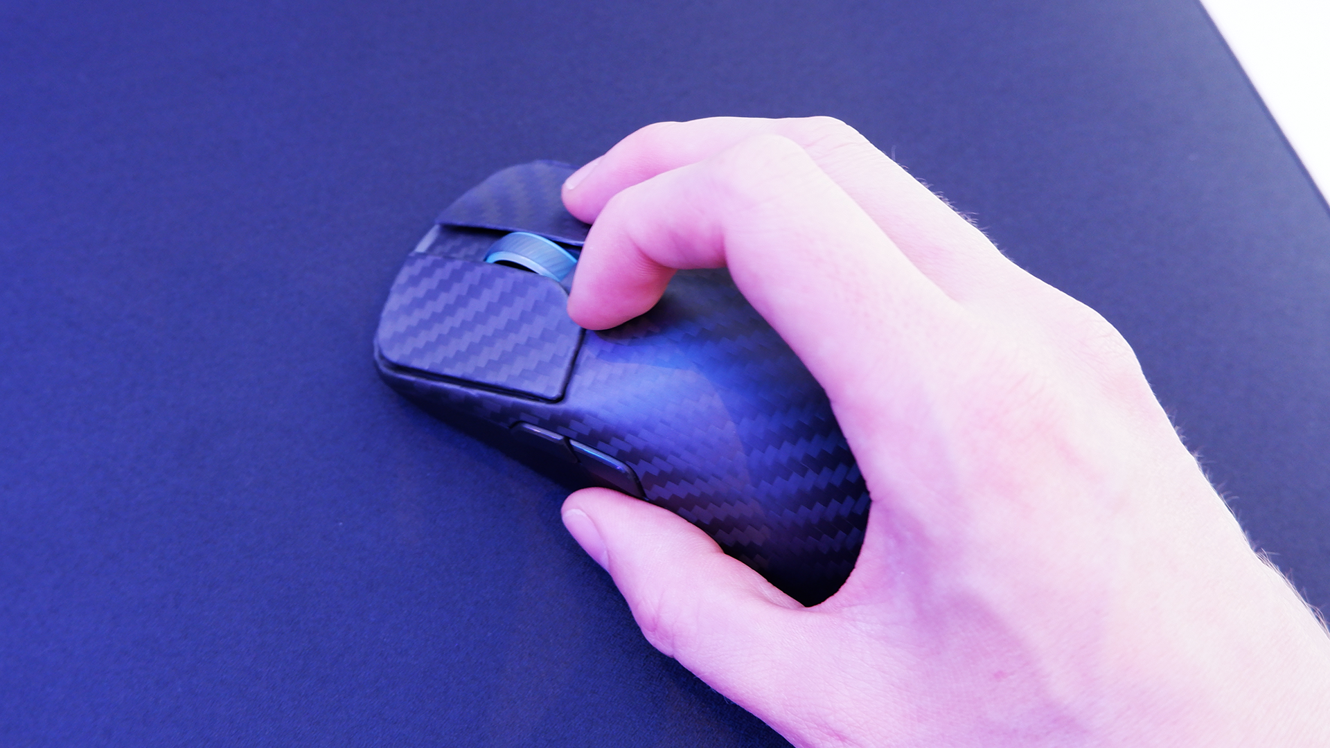 This new carbon fiber ROG gaming mouse is absurd and awesome in equal ...