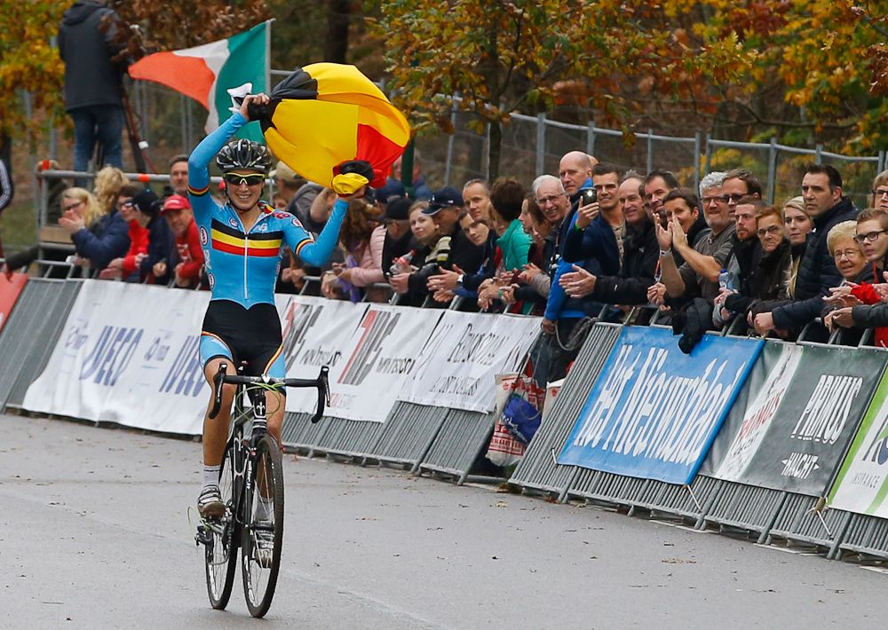 Femke Van Den Driessche (Belgium) takes the women's U23 European championship