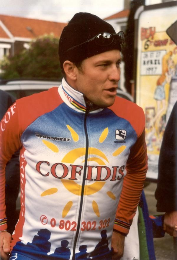 Lance Armstrong signed for Cofidis before being diagnosed with cancer.