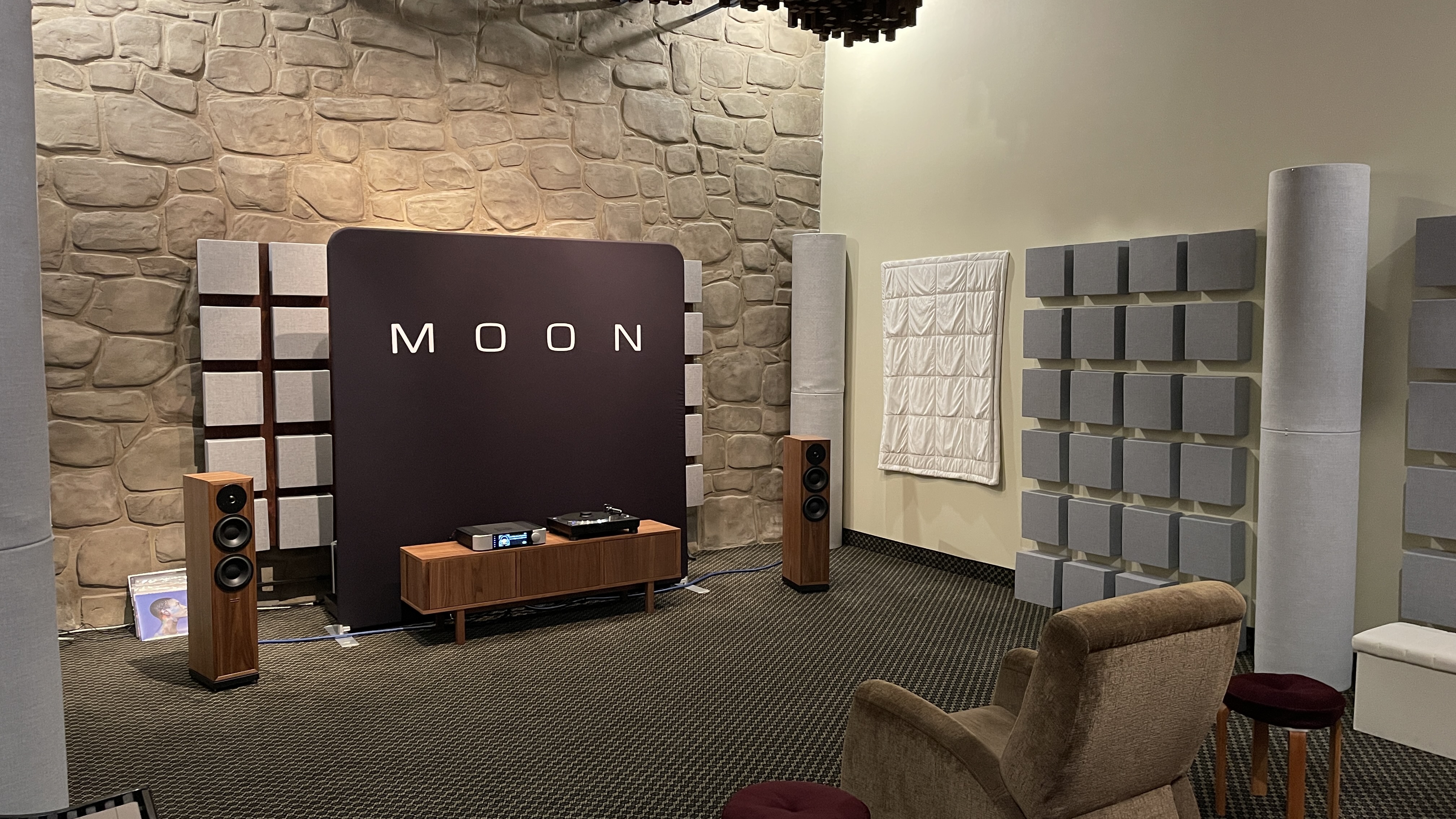 Moon&#039;s listening room