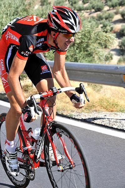 Xabier Zandio (Caisse d'Epargne) tries his luck.
