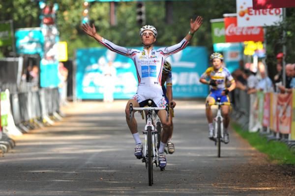 Quentin Jauregui of France wins the junior race