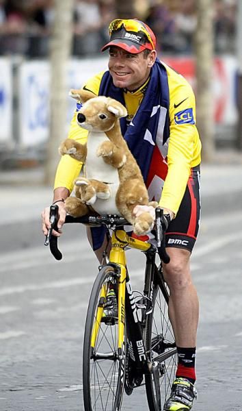 A victorious Cadel Evans (BMC)