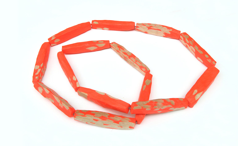 Necklace in wood, paint, cotton and cord