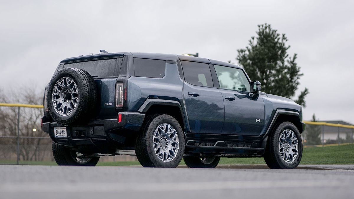 2025 GMC Hummer EV 3X SUV test drive.
