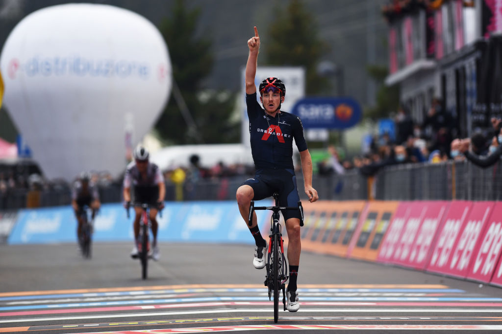 Tao Geoghegan Hart celebrates winning stage 15 of the 2020 Giro d'Italia