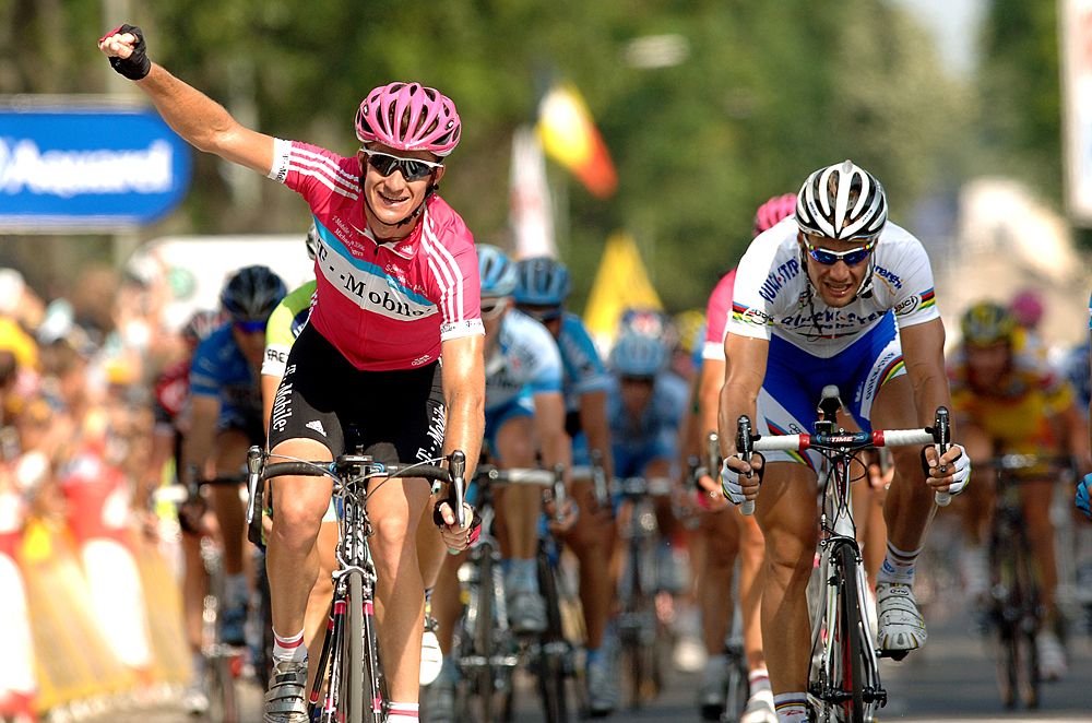 Michael Rogers celebrates the stage win of teammate Matthias Kessler in the 2006 Tour de France