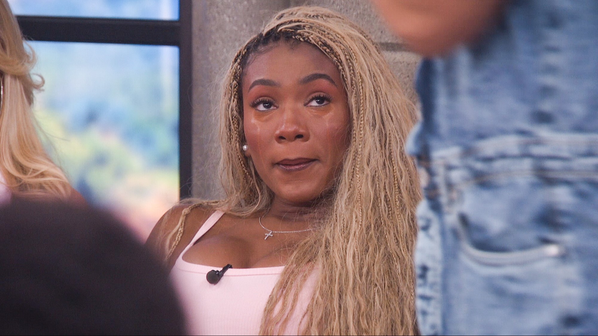 Taylor looking at Jason