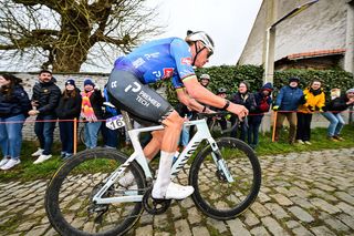 Omloop Het Nieuwsblad men LIVE - Mathieu van der Poel on the attack early
