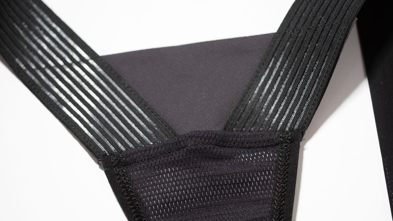 Castelli Free Aero RC Pro bib short detail showing straps coming together
