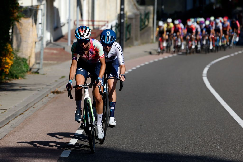 VALKENBURG NETHERLANDS SEPTEMBER 09 LR Katarzyna Niewiadoma of Poland and Team CanyonSram Racing and Pfeiffer Georgi of The United Kingdom and Team DsmFirmenich compete in the breakaway during the 25th Simac Ladies Tour 2023 Stage 4 a 1316km stage from Valkenburg to Valkenburg UCIWWT on September 09 2023 in Valkenburg Netherlands Photo by Bas CzerwinskiGetty Images