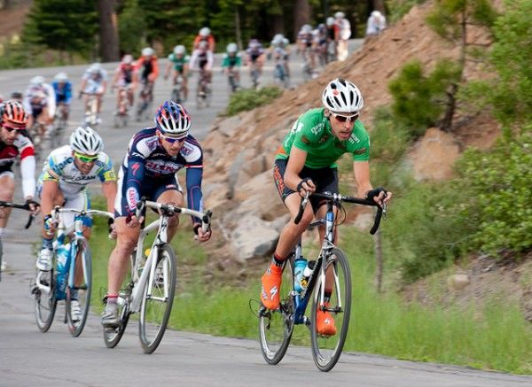 The peloton strung out as speeds increased at the front.
