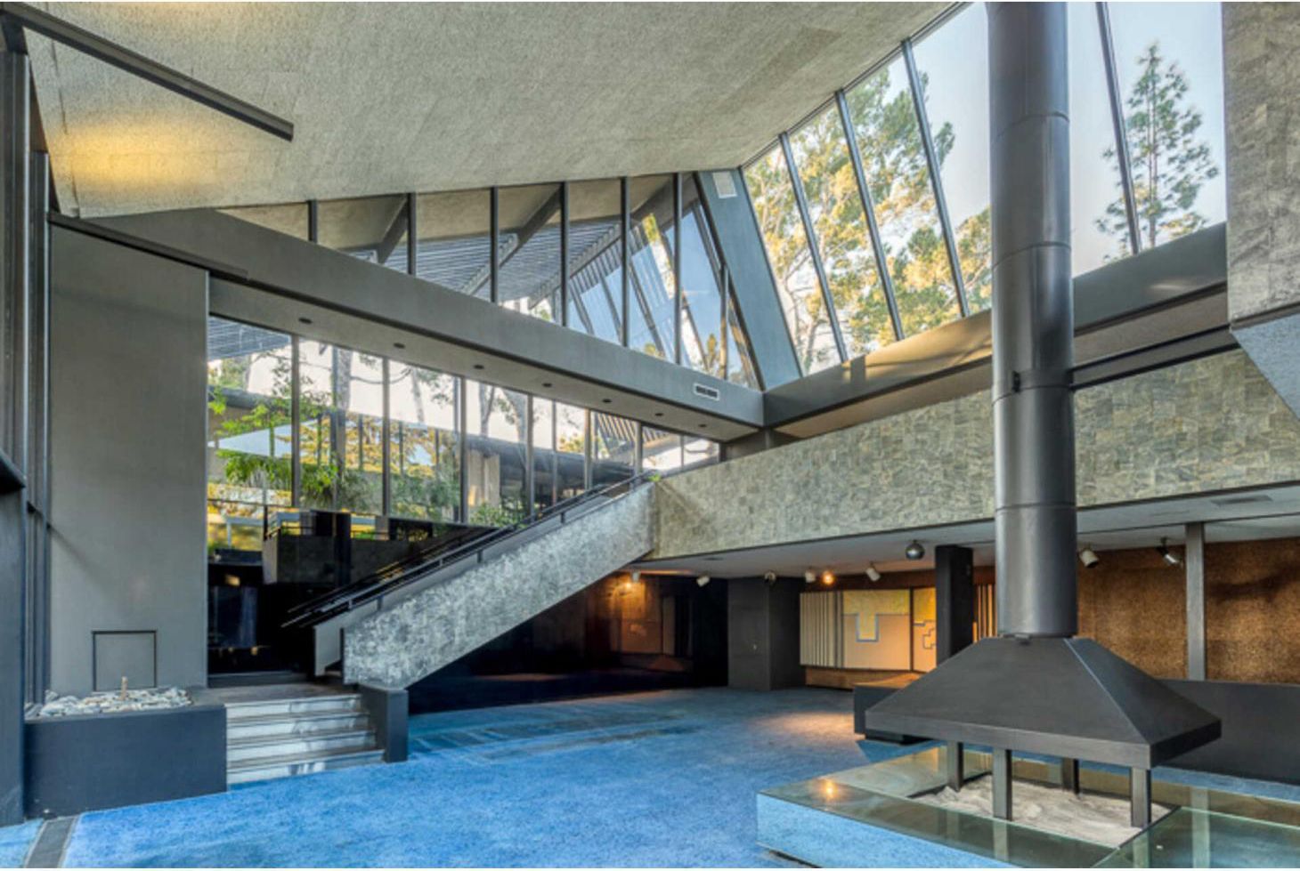 Remarkable modernist houses for sale in Los Angeles Wallpaper