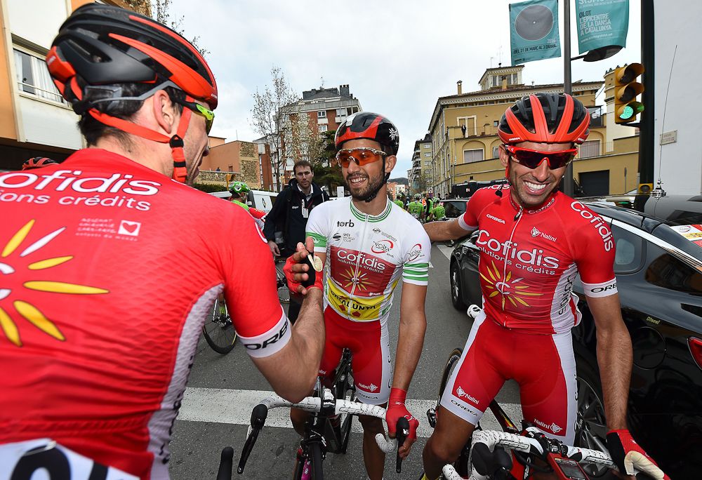 Nacer Bouhanni celebrates with teammates after winning stage 2 at Volta a Catalunya