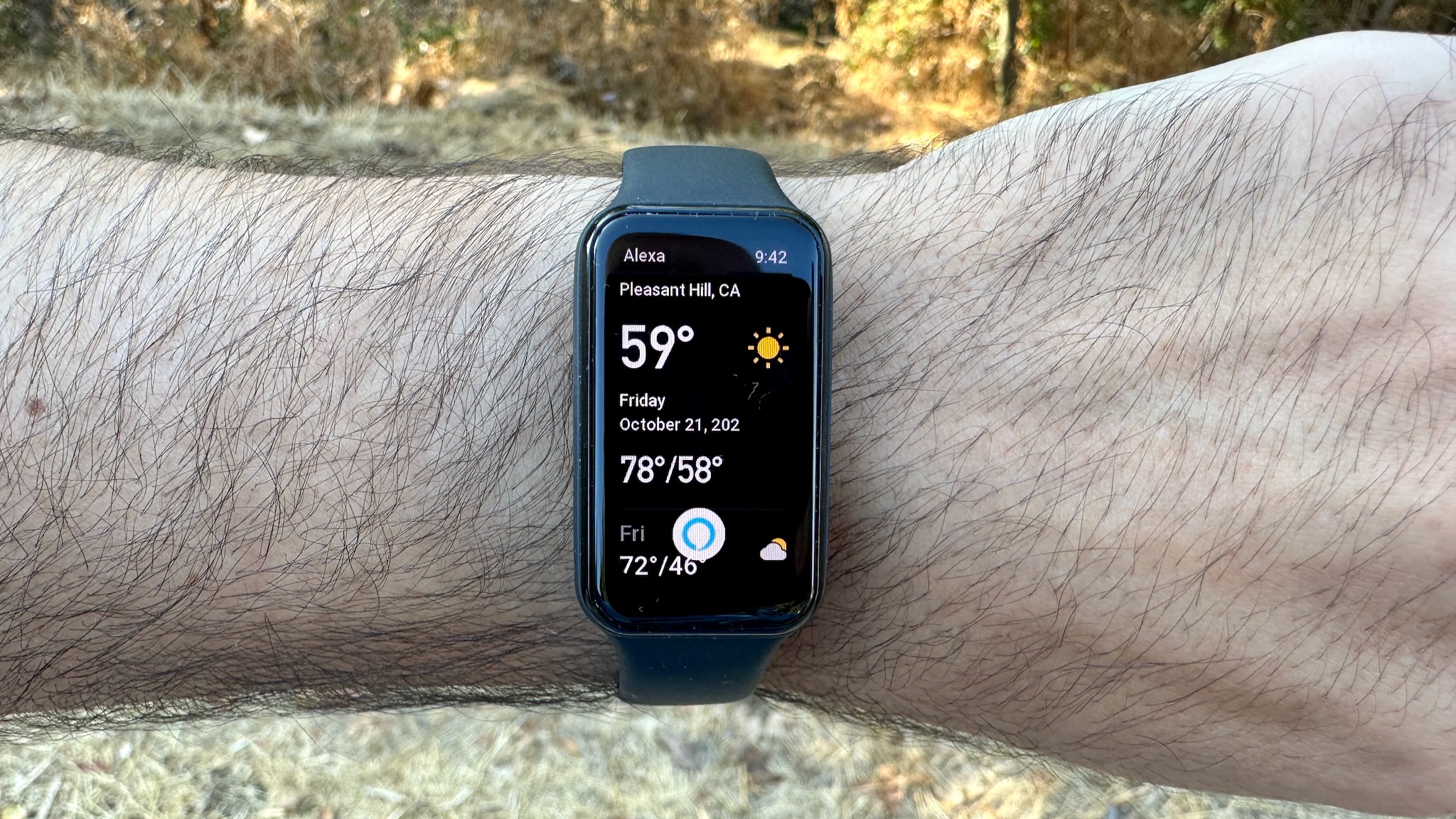 A results screen for the local weather with the Alexa icon visible on the Amazfit Band 7