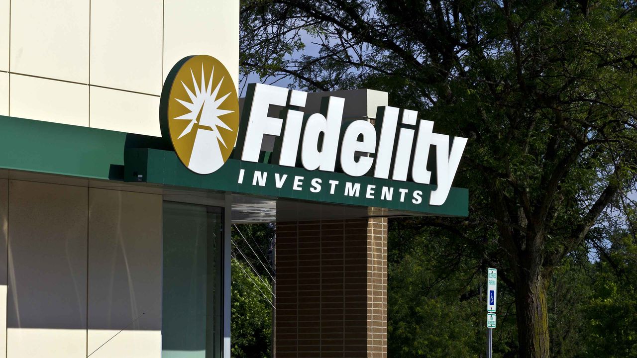 A Fidelity Investments sign