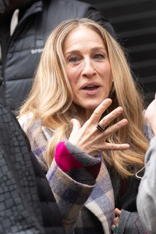 SJP's Carrie might have many, many accessories - but she's never done her nails
