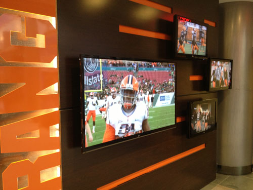 VIZIONefx Digital Signage for Syracuse Football Wing