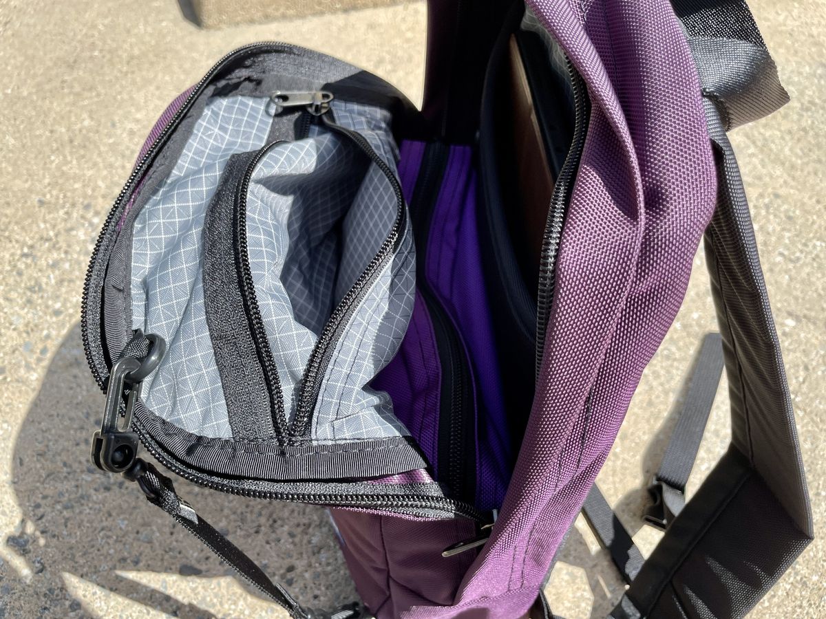 Tom Bihn Zeitgeist Aubergine Hunter Zipper Pocket