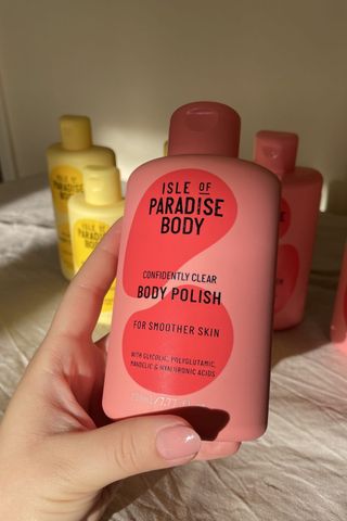 Isle of Paradise Confidently Clear Body Polish