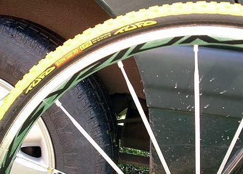 Ann rolls on Tufo Elite tubulars