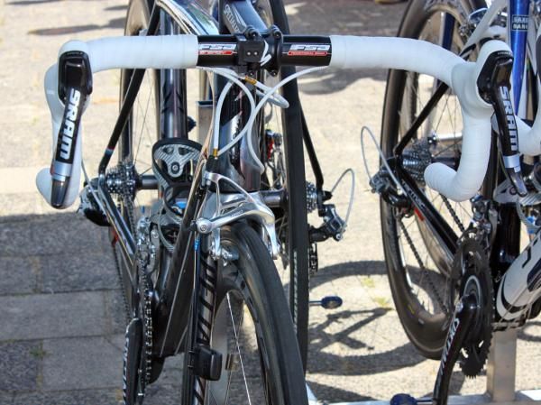 Details, details: most Saxo Bank bikes get silver cable end caps, Nicki Sorensen gets red ones, and the Schlecks' are blue.