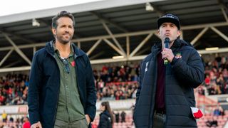 (L-R) Ryan Reynolds and Rob McElhenney in "Welcome to Wrexham"