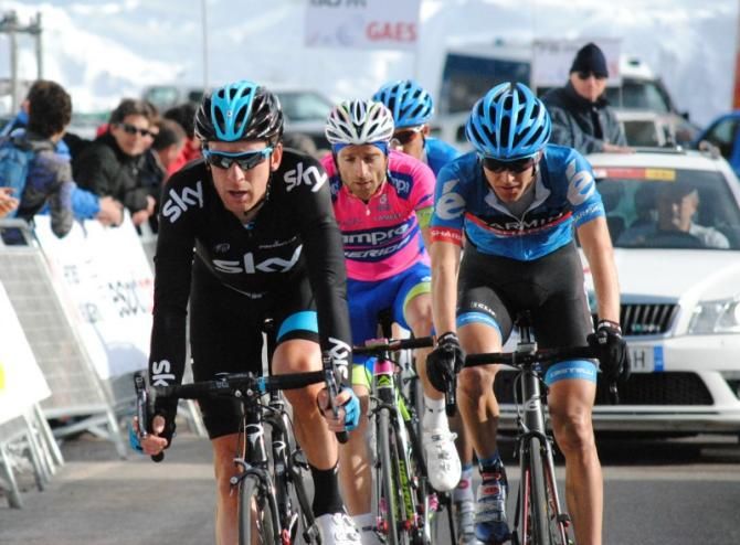 Bradley Wiggins leads the chase home