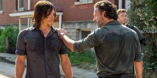 Diretor questiona cena de The Walking Dead semelhante a de The