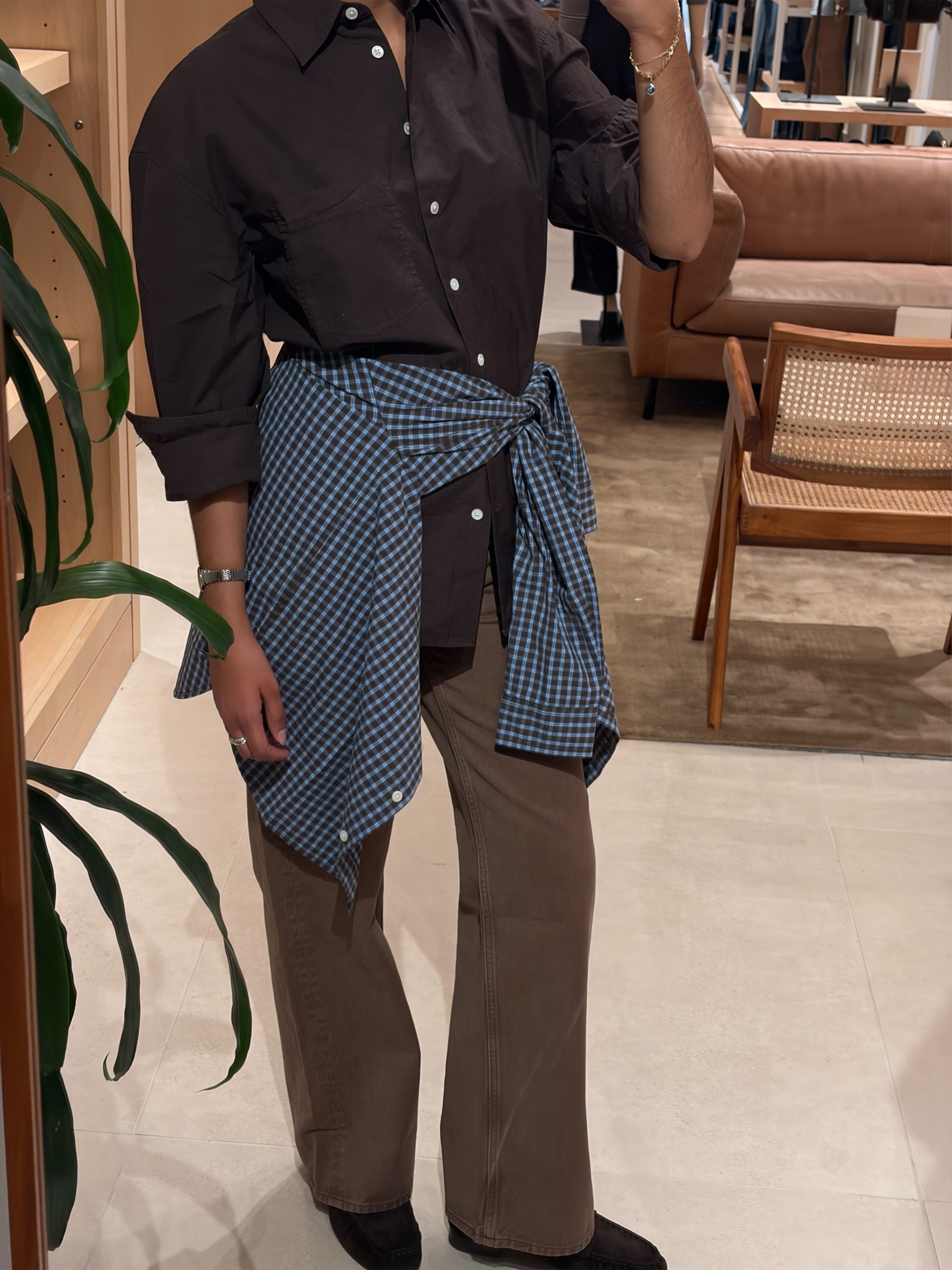 WWW assistant shopping editor trying on Madewell sale outfits