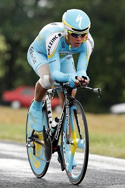 Alexander Vinokourov (Astana) won the day's affair with his typical fighting spirit that shows he is not out yet.