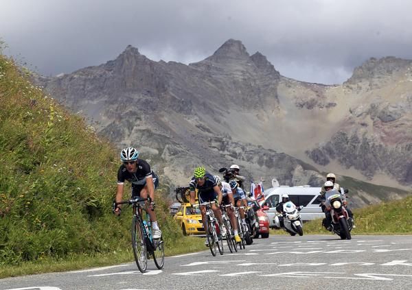 Andy Schleck attacks the descent of the Col du Galibier