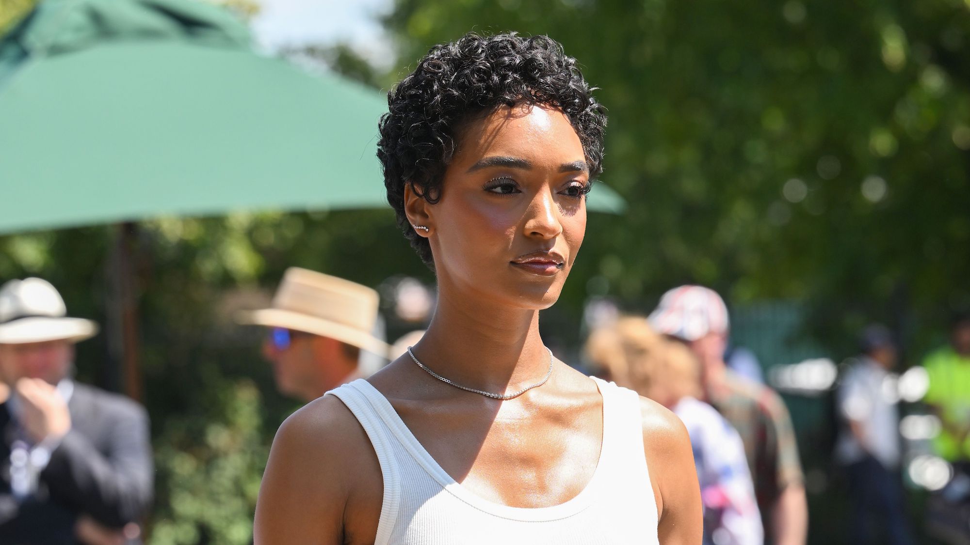 celebrity summer beauty : Jourdan Dunn with bronzed glowy skin and white dress