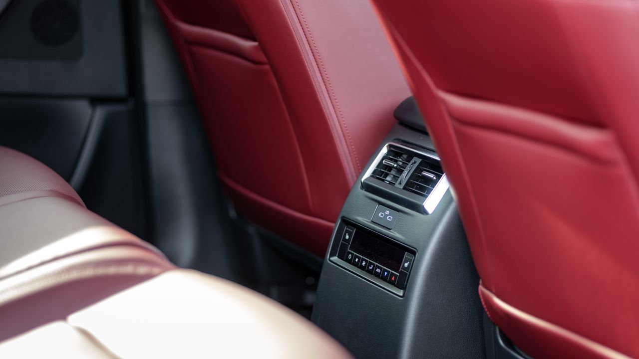 2026 Mazda CX-70 review.
