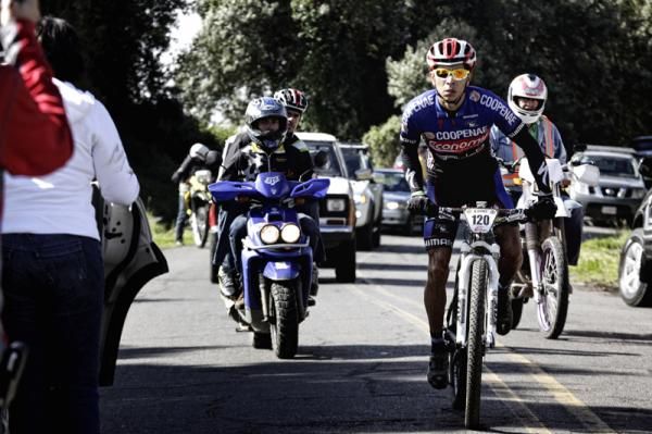 Dennis Porras in the lead