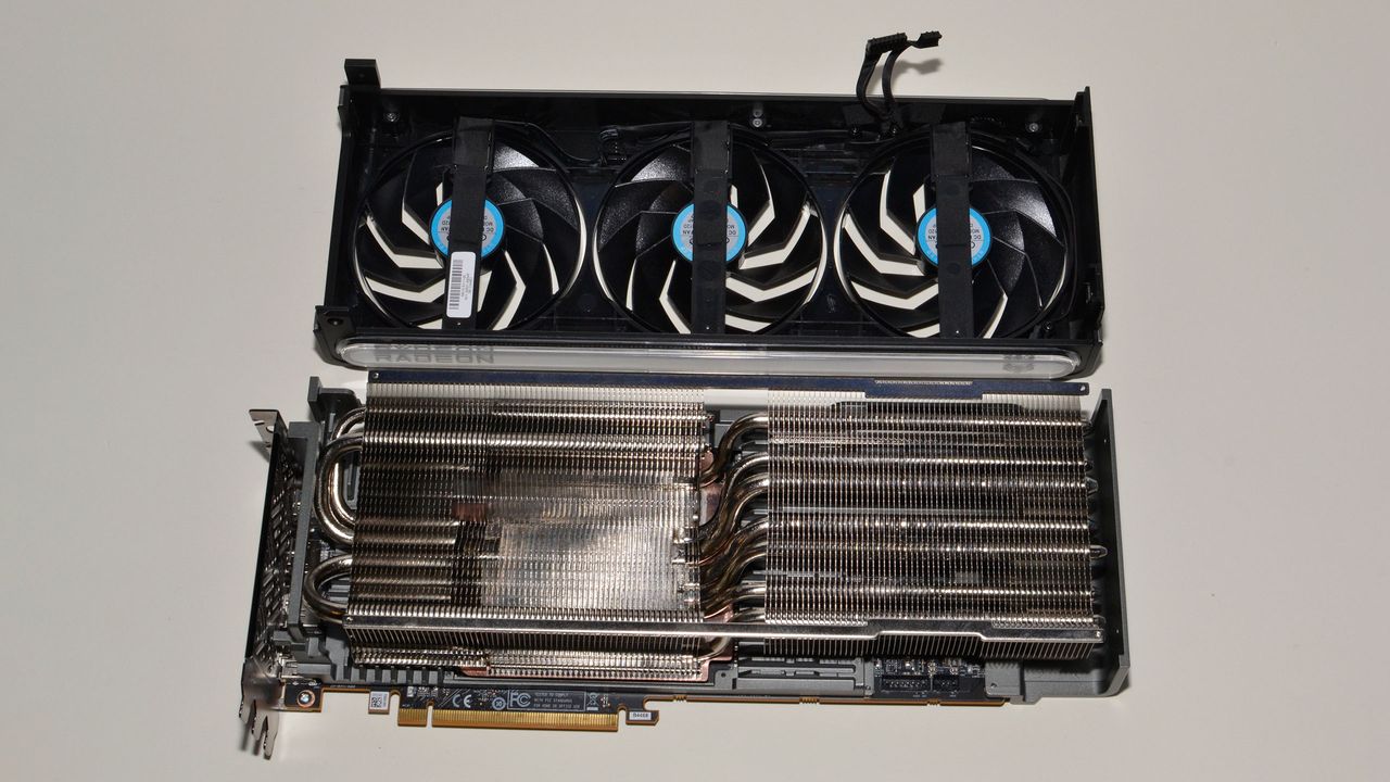 Sapphire RX 7900 XTX Nitro+ Vapor-X Teardown