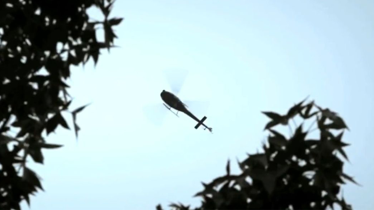 Helicopter flying overhead spotted in The Walking Dead