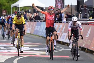 Tom Pidcock edges out Marc Hirschi to win Amstel Gold Race 