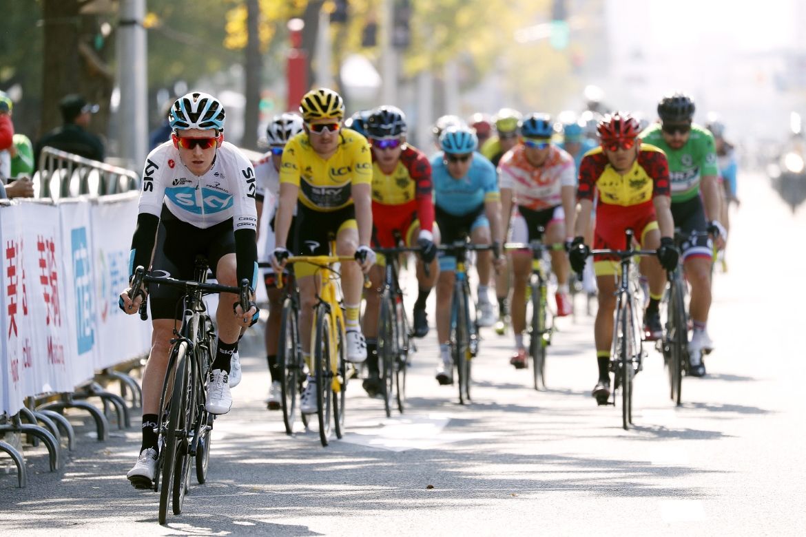 Tao Geoghegan Hart (Team Sky) leads into a corner